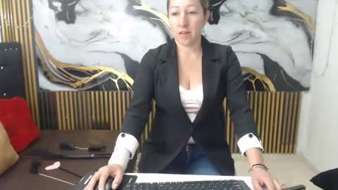 Snapshot of chrysta_12 chatting on October 2025 12:15:01 PM chrystal hotty online show from October 2025 12:15:01 PM