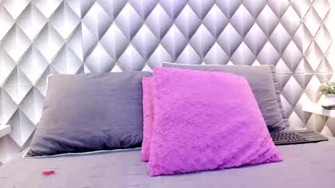 Snapshot of chrystal_golden chatting on February 2025 01:16:02 AM Christal Golden online show from February 2025 01:16:02 AM