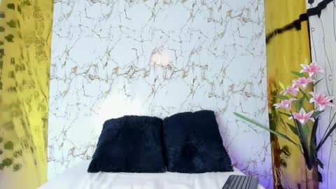 Snapshot of chrystal_golden chatting on October 2025 06:39:01 PM Christal Golden online show from October 2025 06:39:01 PM