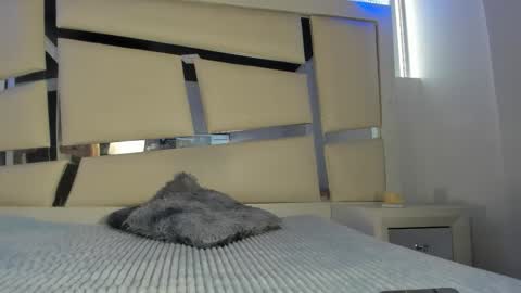 Snapshot of chrystal_jade chatting on March 2026 01:15:02 PM instagram chrystaljade.1 online show from March 2026 01:15:02 PM