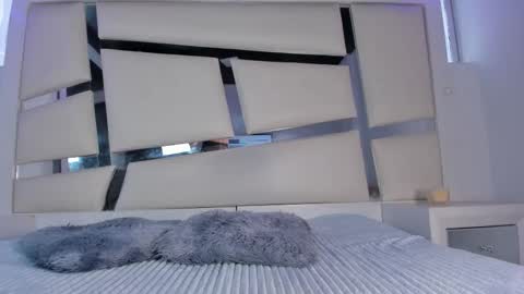 Snapshot of chrystal_jade chatting on March 2026 01:16:02 PM instagram chrystaljade.1 online show from March 2026 01:16:02 PM