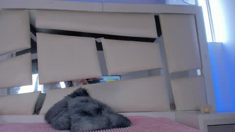 Snapshot of chrystal_jade chatting on March 2026 01:22:01 PM instagram chrystaljade.1 online show from March 2026 01:22:01 PM