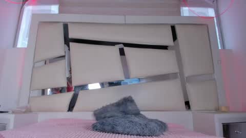 Snapshot of chrystal_jade chatting on April 2026 01:03:02 PM instagram chrystaljade.1 online show from April 2026 01:03:02 PM