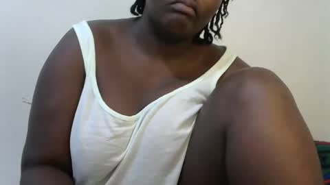 Snapshot of chubby_queenie07 chatting on September 2025 04:48:02 AM DivaDee online show from September 2025 04:48:02 AM