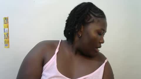 Snapshot of chubby_queenie07 chatting on September 2025 09:42:01 PM DivaDee online show from September 2025 09:42:01 PM