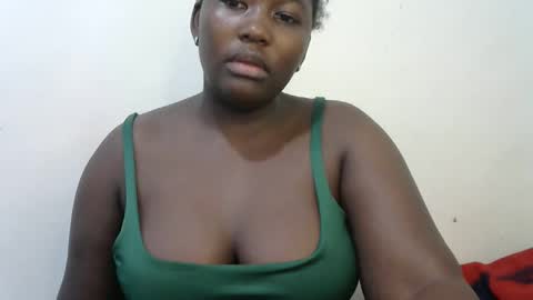 Snapshot of chubby_queenie07 chatting on October 2025 11:24:02 PM DivaDee online show from October 2025 11:24:02 PM