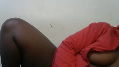 Snapshot of chubby_queenie07 chatting on October 2025 06:31:02 PM DivaDee online show from October 2025 06:31:02 PM