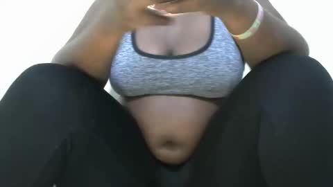 Snapshot of chubby_queenie07 chatting on December 2025 09:19:02 PM DivaDee online show from December 2025 09:19:02 PM