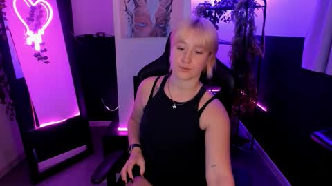 Snapshot of cinbellamy chatting on September 2025 05:21:01 AM Cin Bellamy online show from September 2025 05:21:01 AM