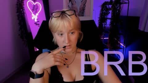 Snapshot of cinbellamy chatting on October 2025 05:46:01 AM Cin Bellamy online show from October 2025 05:46:01 AM