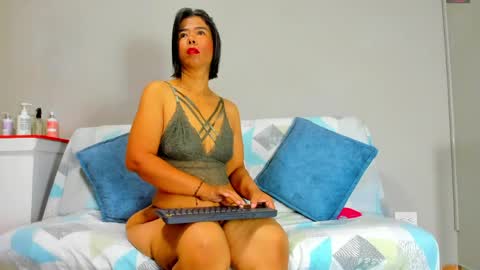 Cinderela Jackson online show from April 2026 11:33:01 AM