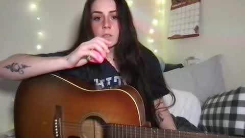 Snapshot of cinnamonpeaches chatting on February 2025 05:31:01 AM Carmen online show from February 2025 05:31:01 AM