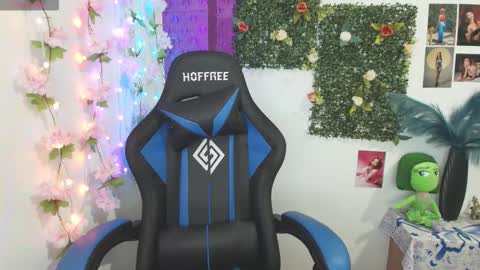 CinthiaCarter online show from October 2025 02:21:02 PM