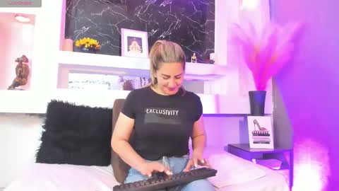Snapshot of cinthya_mjs chatting on February 2026 12:12:01 PM Cinthya online show from February 2026 12:12:01 PM