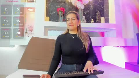 Snapshot of cinthya_mjs chatting on April 2026 12:11:02 PM Cinthya online show from April 2026 12:11:02 PM