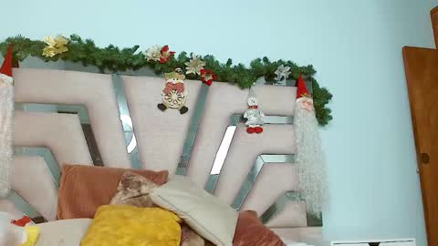 Cintia Hills online show from December 2024 11:44:01 AM