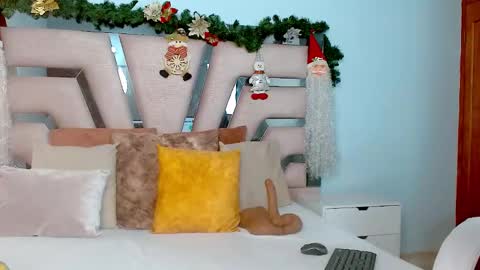 Cintia Hills online show from December 2024 03:58:01 AM