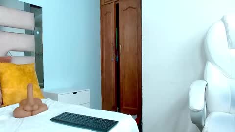 Cintia Hills online show from January 2025 04:06:02 AM