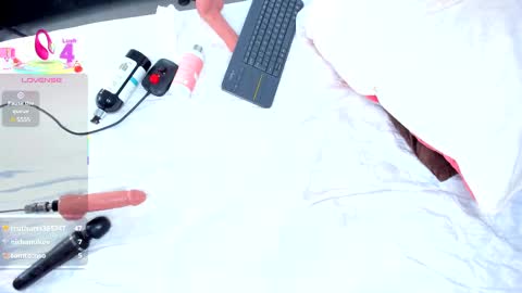 Snapshot of cintiavega chatting on March 2025 05:50:02 PM Cintia online show from March 2025 05:50:02 PM