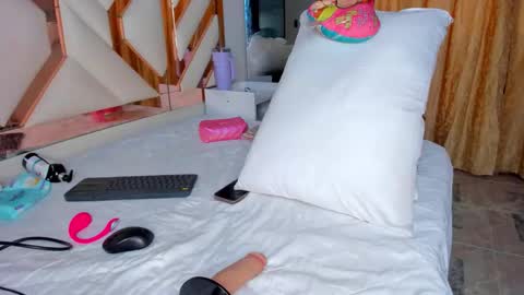 Snapshot of cintiavega chatting on October 2025 12:24:02 PM Cintia online show from October 2025 12:24:02 PM