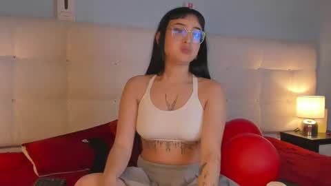 Snapshot of cintya_kors chatting on March 2025 10:45:02 PM Cintya online show from March 2025 10:45:02 PM