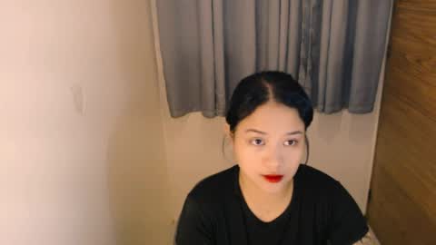 Snapshot of claire_andersen chatting on April 2026 06:33:01 AM claire online show from April 2026 06:33:01 AM