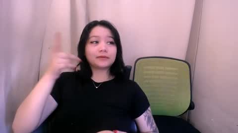 Snapshot of claire_andersen chatting on April 2026 01:41:02 AM claire online show from April 2026 01:41:02 AM