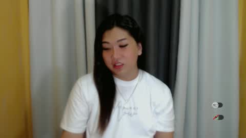 Snapshot of clairewntr_ chatting on January 2025 03:23:01 PM CLAIRE online show from January 2025 03:23:01 PM