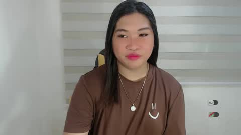 Snapshot of clairewntr_ chatting on January 2025 04:09:01 AM CLAIRE online show from January 2025 04:09:01 AM