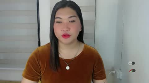 Snapshot of clairewntr_ chatting on February 2025 07:32:02 AM CLAIRE online show from February 2025 07:32:02 AM