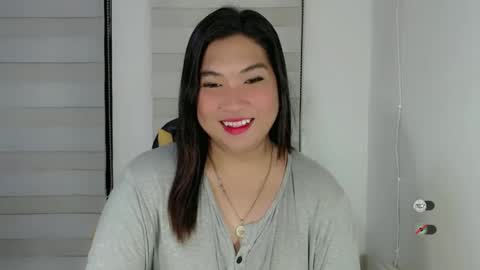 Snapshot of clairewntr_ chatting on February 2025 10:15:02 AM CLAIRE online show from February 2025 10:15:02 AM