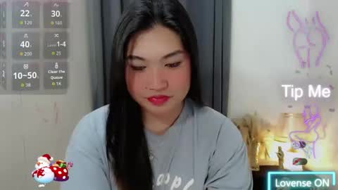 Snapshot of clairewntr_ chatting on October 2025 05:23:02 PM CLAIRE online show from October 2025 05:23:02 PM