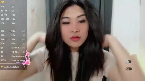 Snapshot of clairewntr_ chatting on November 2025 01:37:01 AM CLAIRE online show from November 2025 01:37:01 AM