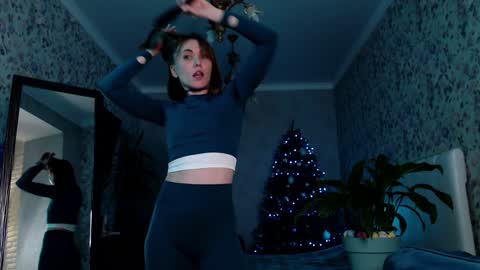 Clara online show from January 2025 07:13:02 PM