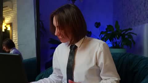 Snapshot of clara_bendover chatting on April 2026 06:12:02 PM Clara online show from April 2026 06:12:02 PM