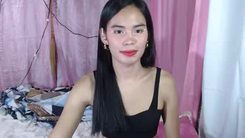 Snapshot of clara_marimar chatting on October 2025 09:43:01 AM CLARA online show from October 2025 09:43:01 AM