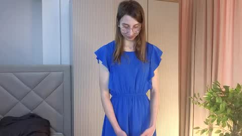 Snapshot of clarindakluse chatting on May 2026 08:21:02 AM Sara online show from May 2026 08:21:02 AM