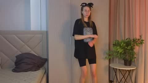 Snapshot of clarindakluse chatting on May 2026 07:49:02 AM Sara online show from May 2026 07:49:02 AM