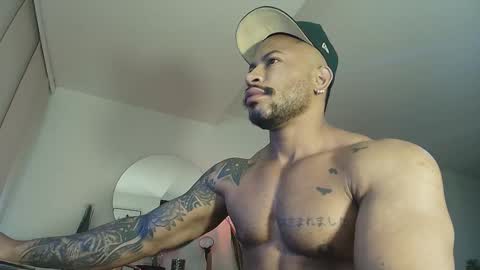 Snapshot of clark_strong chatting on November 2025 11:41:01 AM clark_strong online show from November 2025 11:41:01 AM