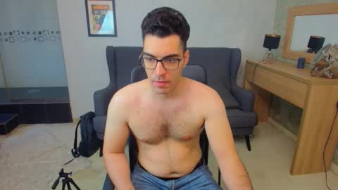 Snapshot of clarkslade chatting on October 2025 06:11:02 AM ClarkSlade online show from October 2025 06:11:02 AM