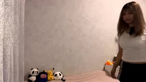 Lara online show from November 2025 06:48:02 PM