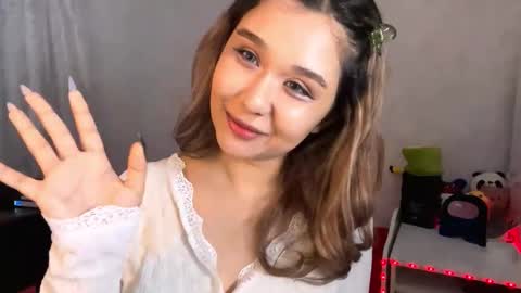 Lara online show from November 2025 06:18:01 PM