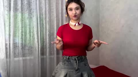 Lara online show from November 2025 06:41:02 PM