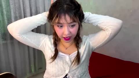 Lara online show from November 2025 06:11:02 PM