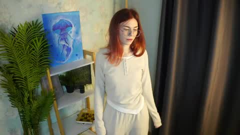 Snapshot of claudeleza chatting on April 2026 04:12:02 PM Wendy DONT FORGET GIVE ME THUMBS UP online show from April 2026 04:12:02 PM