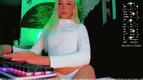 Snapshot of claudia_cooper chatting on December 2025 03:12:02 AM online show from December 2025 03:12:02 AM