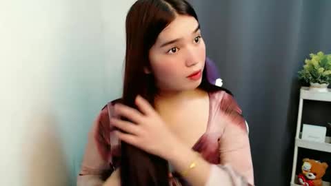 Claudia online show from October 2025 05:50:02 AM