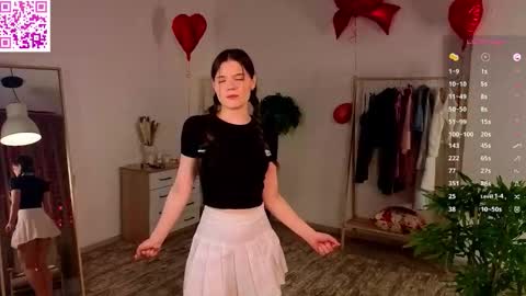 Snapshot of claudinedates chatting on February 2026 01:05:02 AM Lei your Angel online show from February 2026 01:05:02 AM