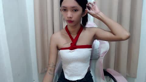 Snapshot of claxy_kimslut chatting on May 2026 11:17:02 AM KIM online show from May 2026 11:17:02 AM