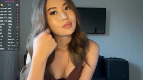 Snapshot of clemenciakempa chatting on April 2026 01:11:01 PM Lili online show from April 2026 01:11:01 PM